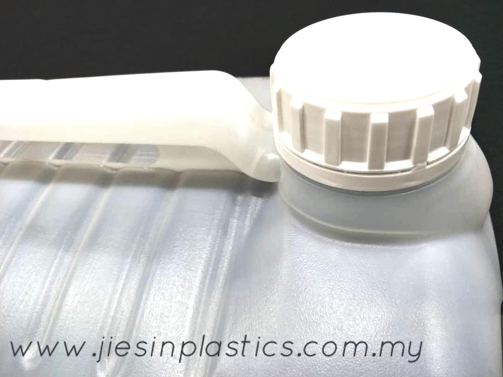 20LT Jerry Can Cap Jiesin Plastics Industry Sdn. Bhd.