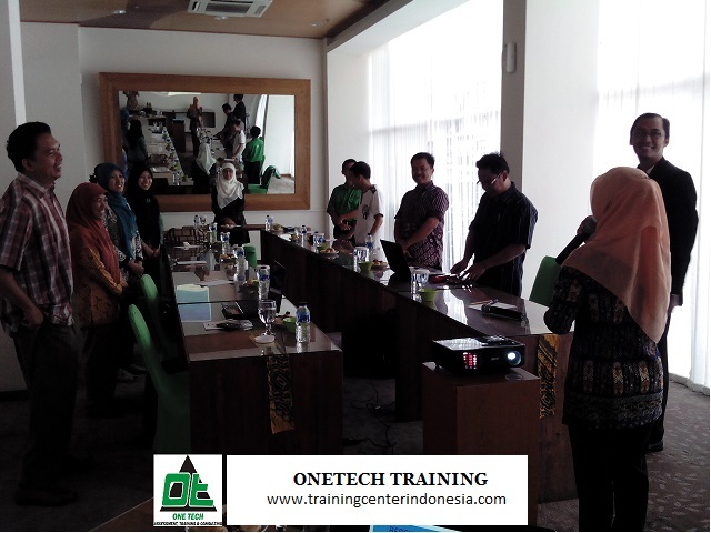 Onetech Training w Logo