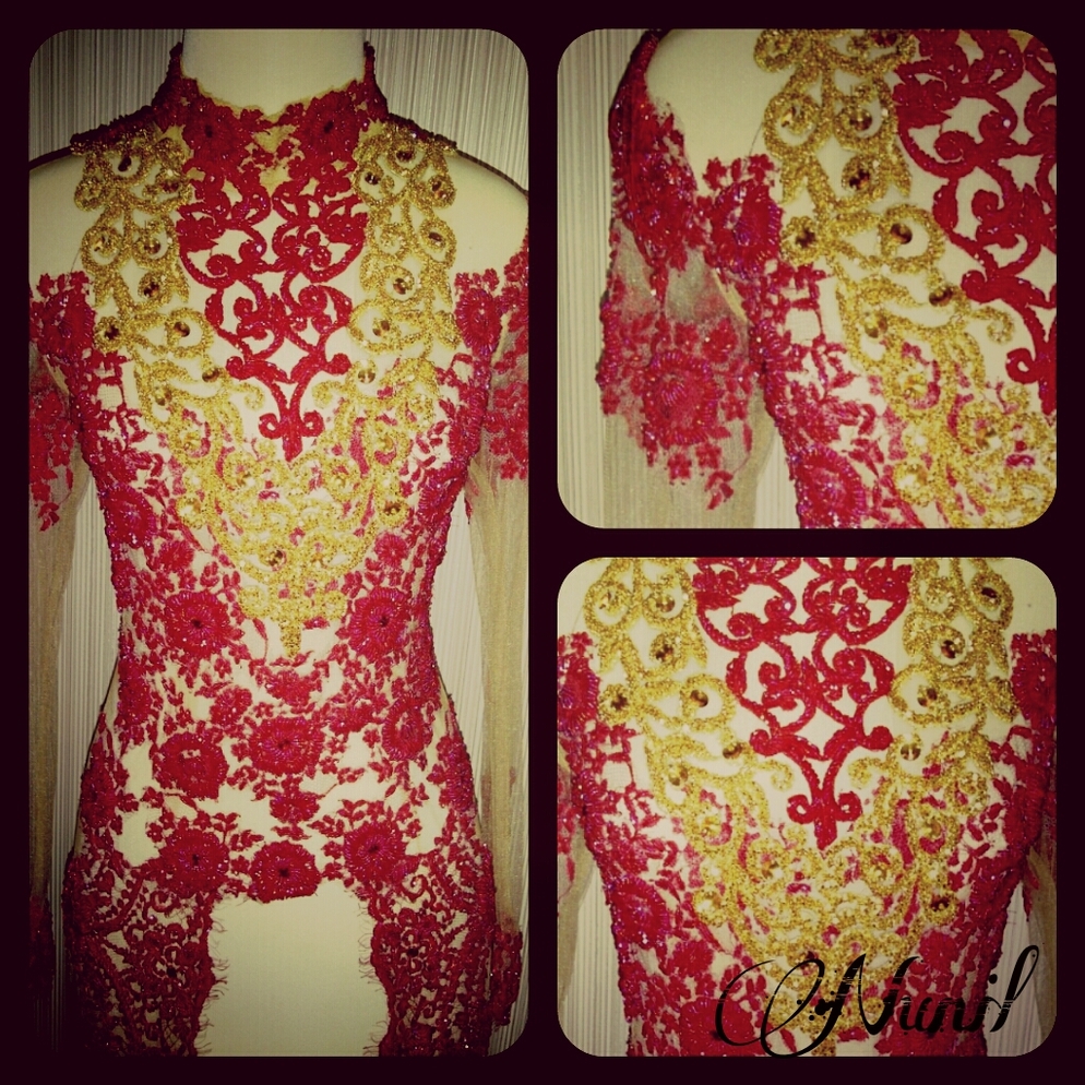 Kebaya kombinasi merah dan gold