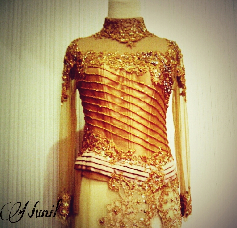 Kebaya gold