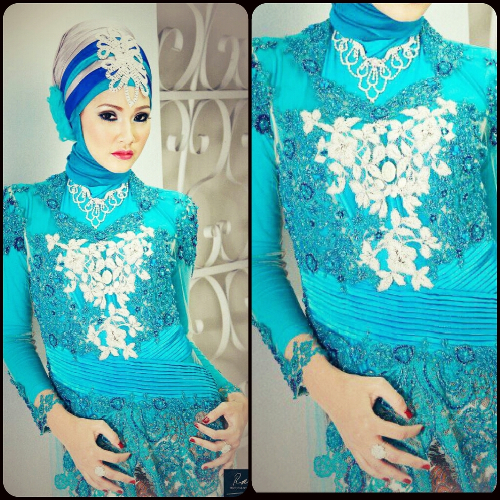 Kebaya biru 