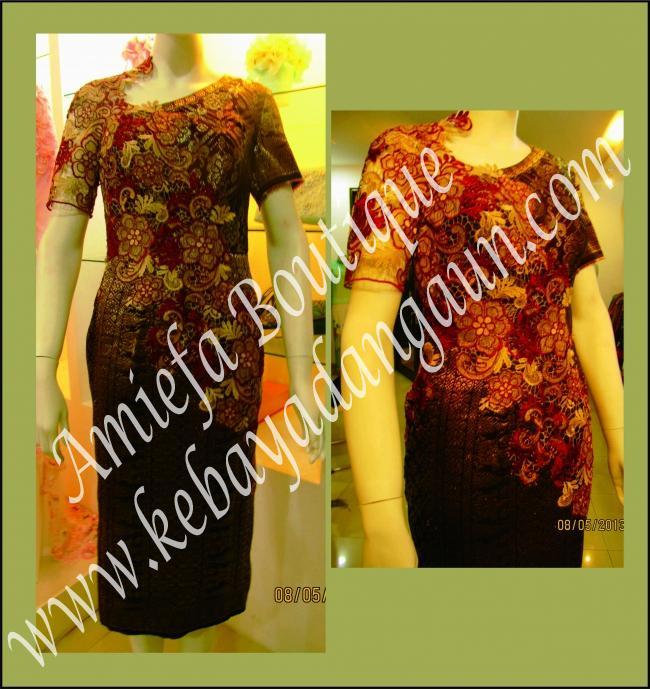 Gaun Songket Asimetris Maroon