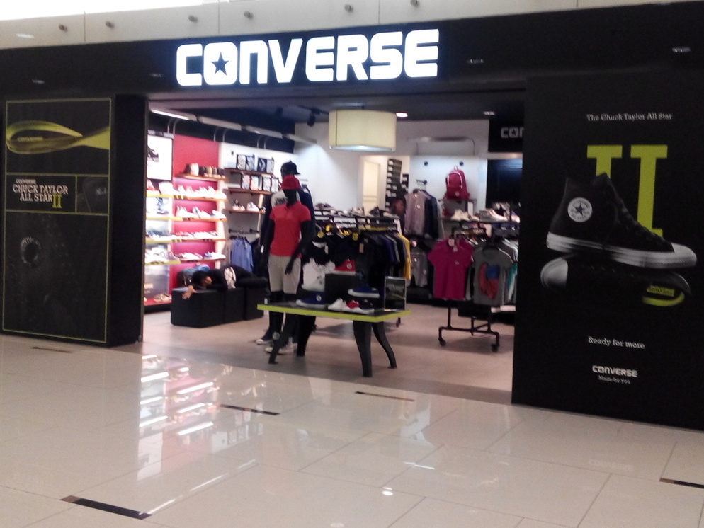 Photo Albums Converse Senayan City MITRA ADIPERKASA Tbk. PT