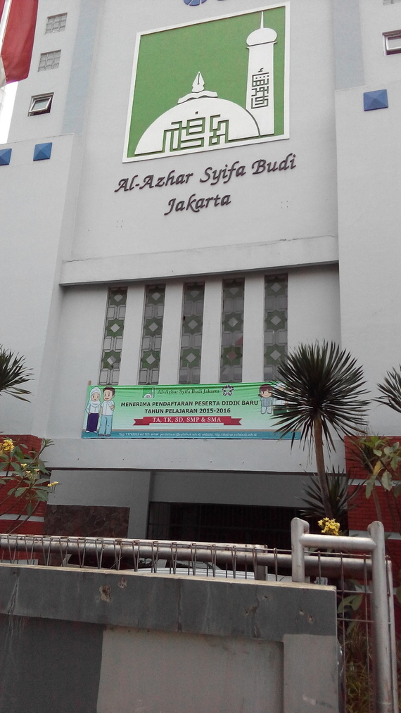 AL AZHAR SYIFA BUDI JAKARTA