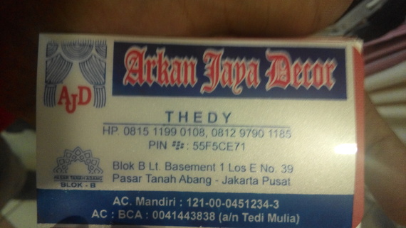 2566978