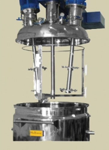 Vacuum Triple Shaft Mixers