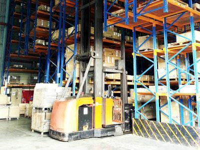 Very Narrow Aisle (VNA) Pallet Racking System