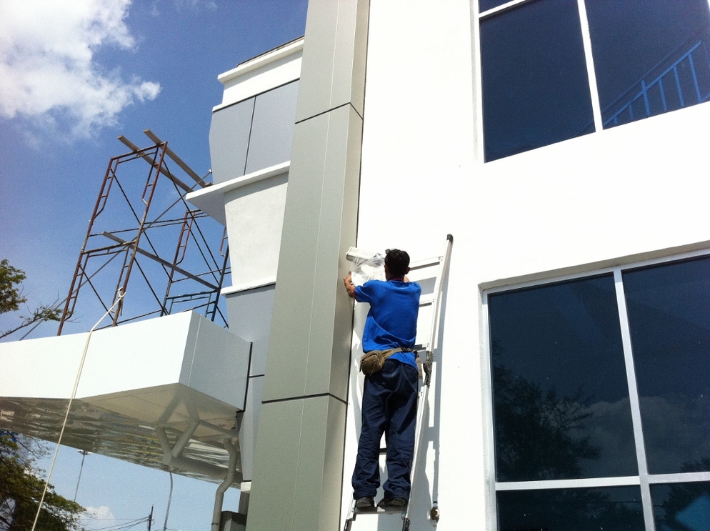 Installation of CCTV outdoor camera (1024x765)