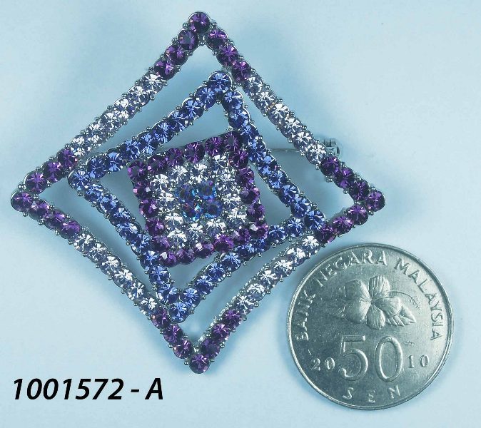 1001572 A