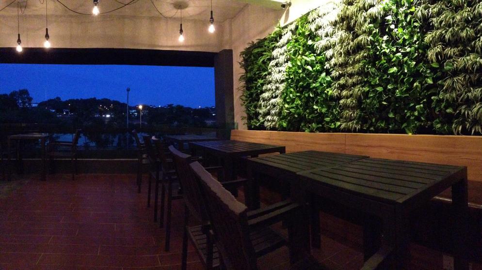 gCafe interior