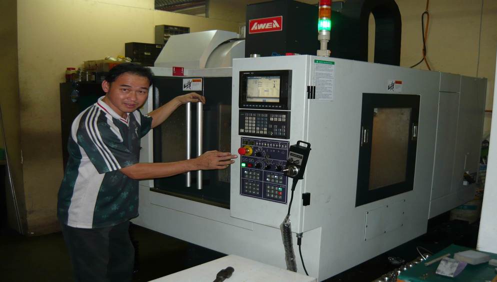 CNC MILLING MACHINE