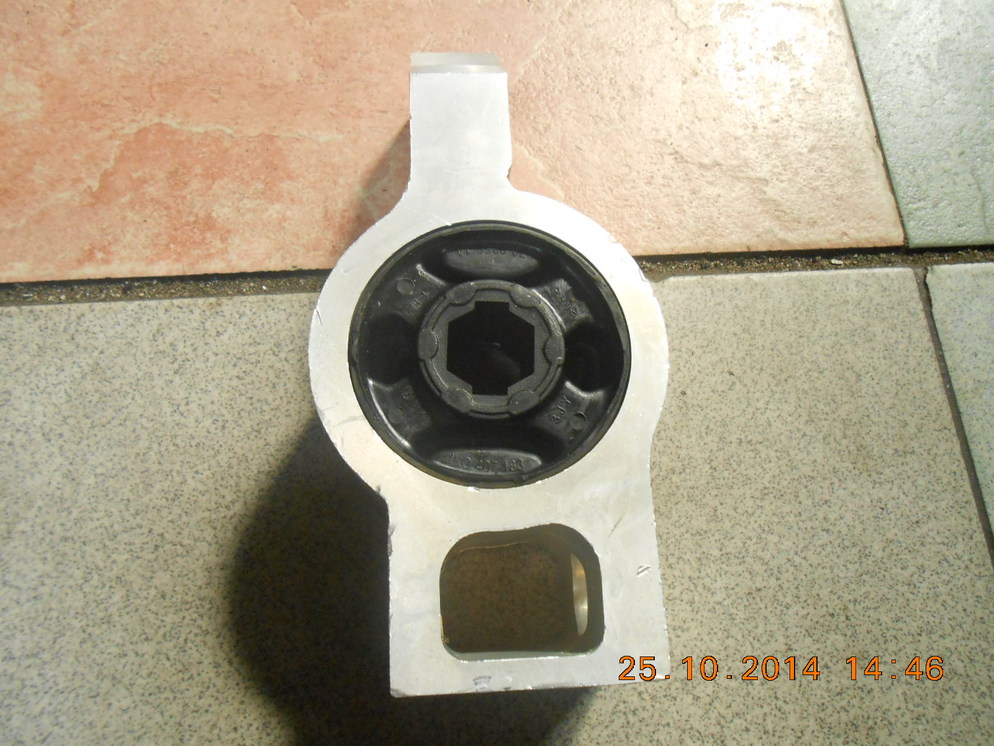 VW GOLF MK6 LOWER ARM BUSH