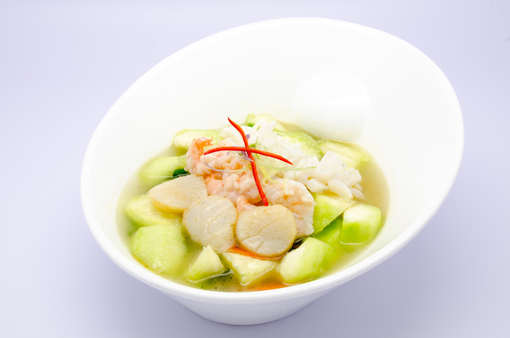 上汤勝瓜浸三鲜Soup with Seafood and Towel Gourd