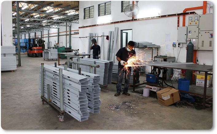 WE ARE A LEADING SECURITY DOOR MANUFACTURER IN MALAYSIA AND HAVE MORE THAN 20 SHOWROOMS AROUND MALAYSIA.