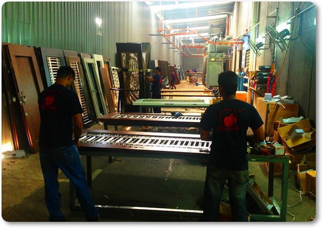 WE ARE A LEADING SECURITY DOOR MANUFACTURER IN MALAYSIA AND HAVE MORE THAN 20 SHOWROOMS AROUND MALAYSIA.