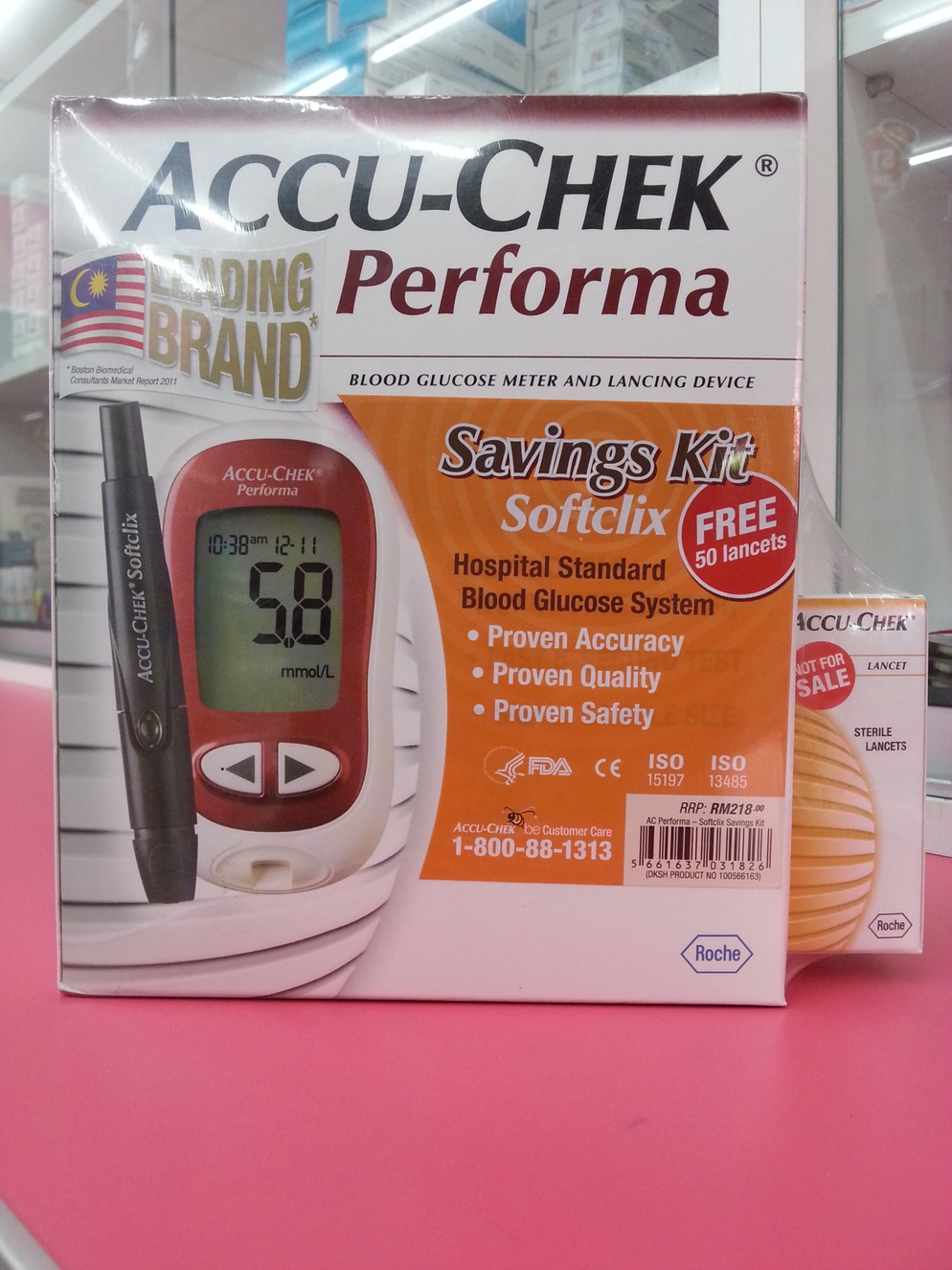 Accu-Chek Performa (front view)