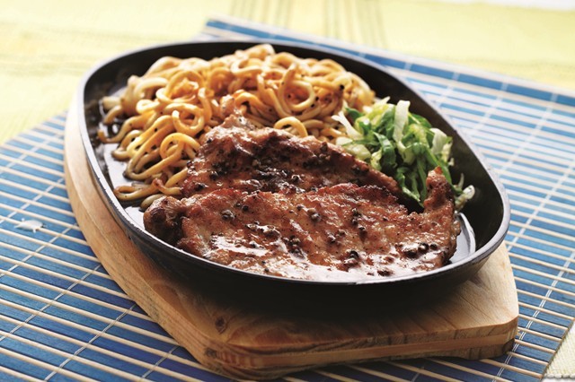 Sizzling Black Pepper Pork Chop Pan Mee