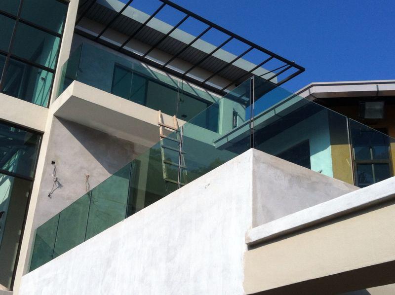 Aluminium glass