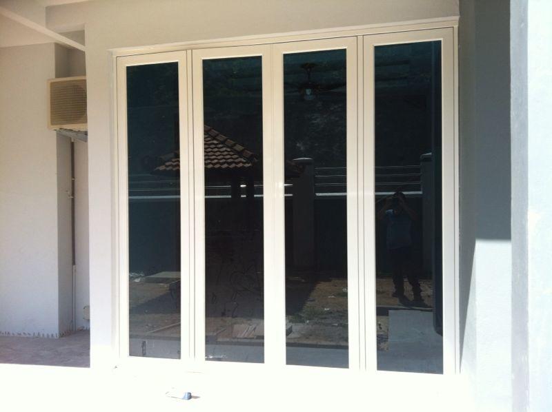 Aluminium glass