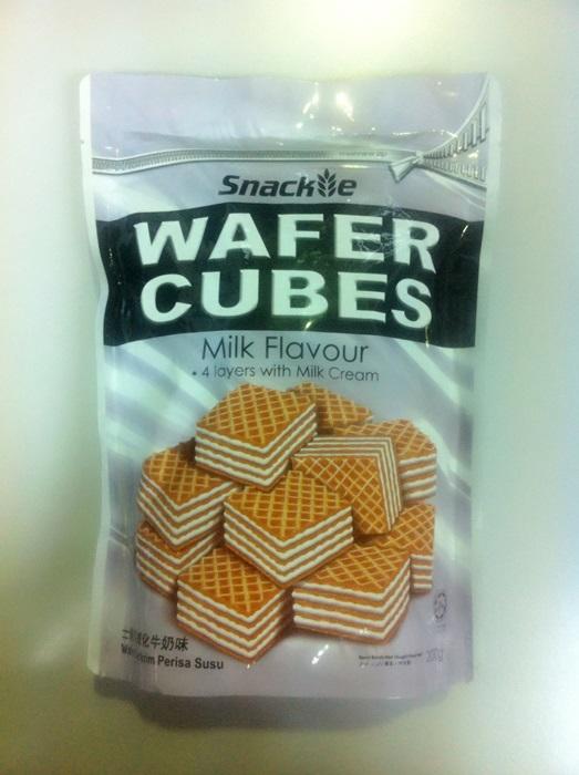 Snackie Wafer Cubes Milk