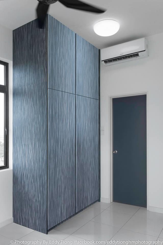 Wardrobe - Swing Door