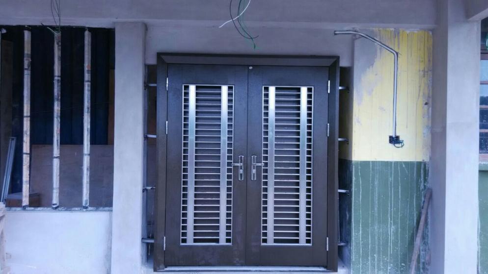 Safety door