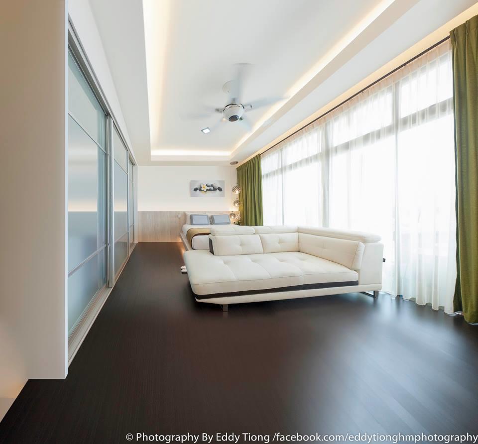 Anti-Jumped Sliding Door