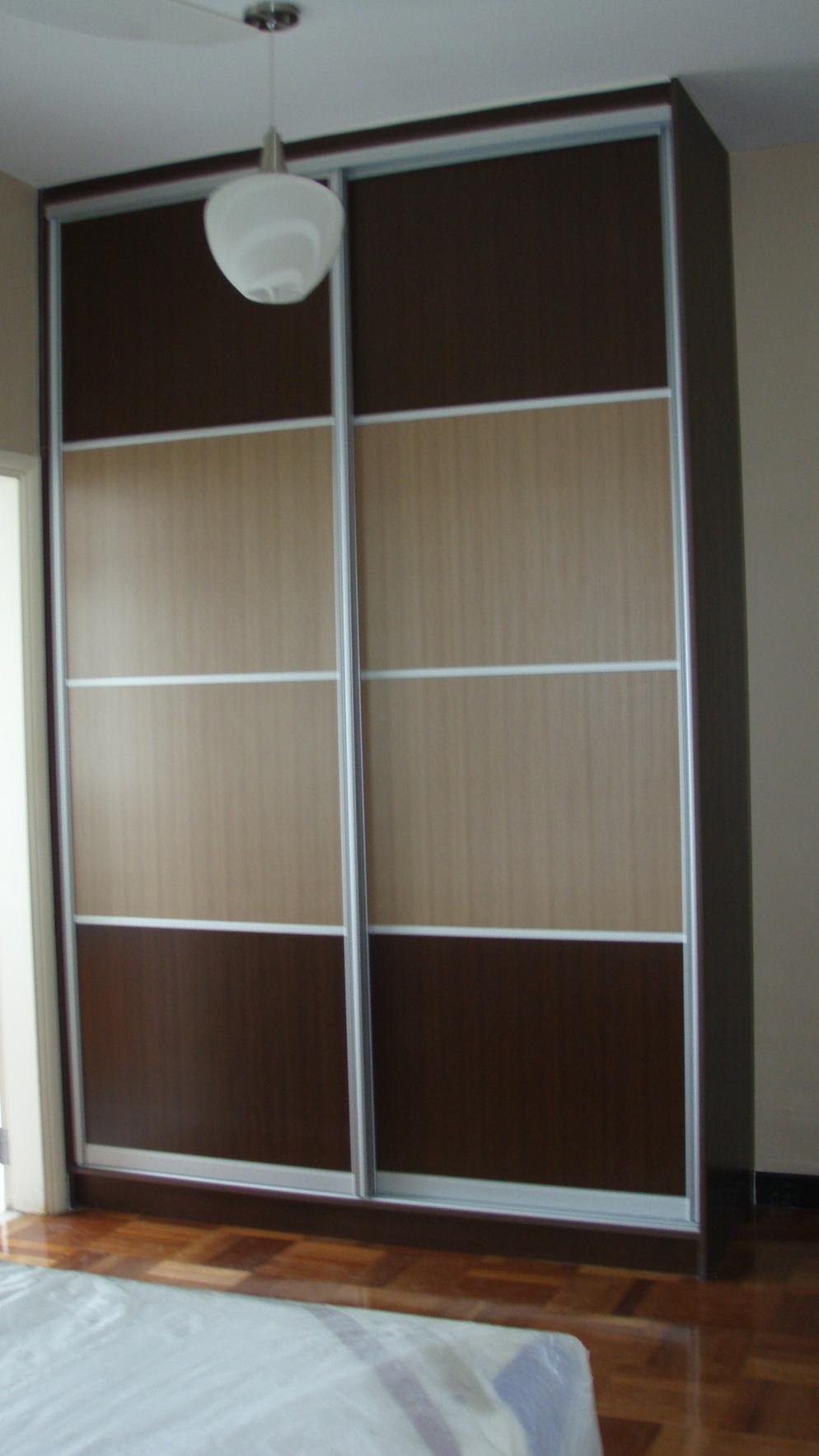 Anti-Jumped Sliding Door