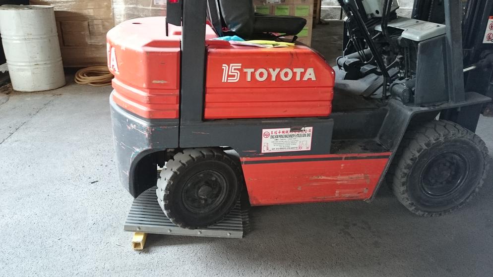 Loading test by 1.5 tonnes forklift