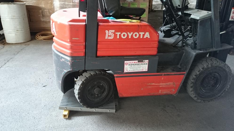 Loading test by 1.5 tonnes forklift