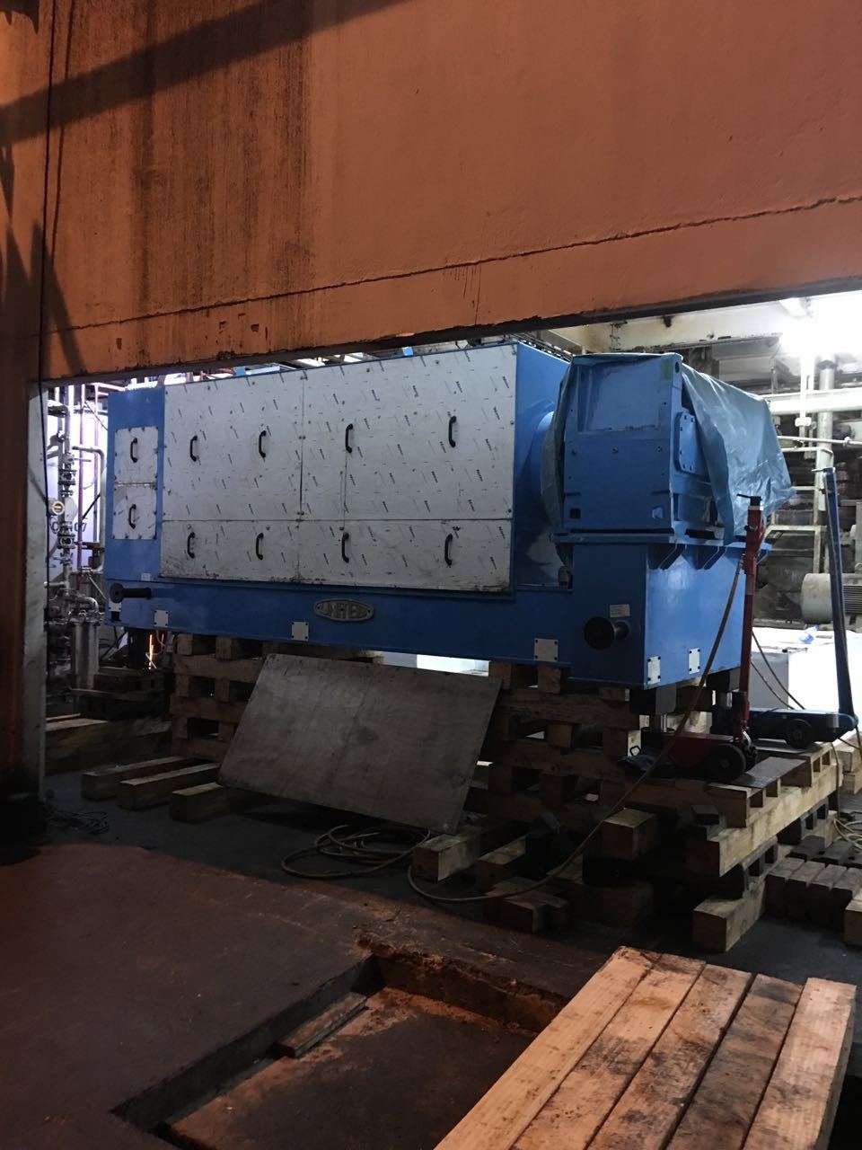 Manpower Moving, Jacking of 22 ton Machine in Control Room