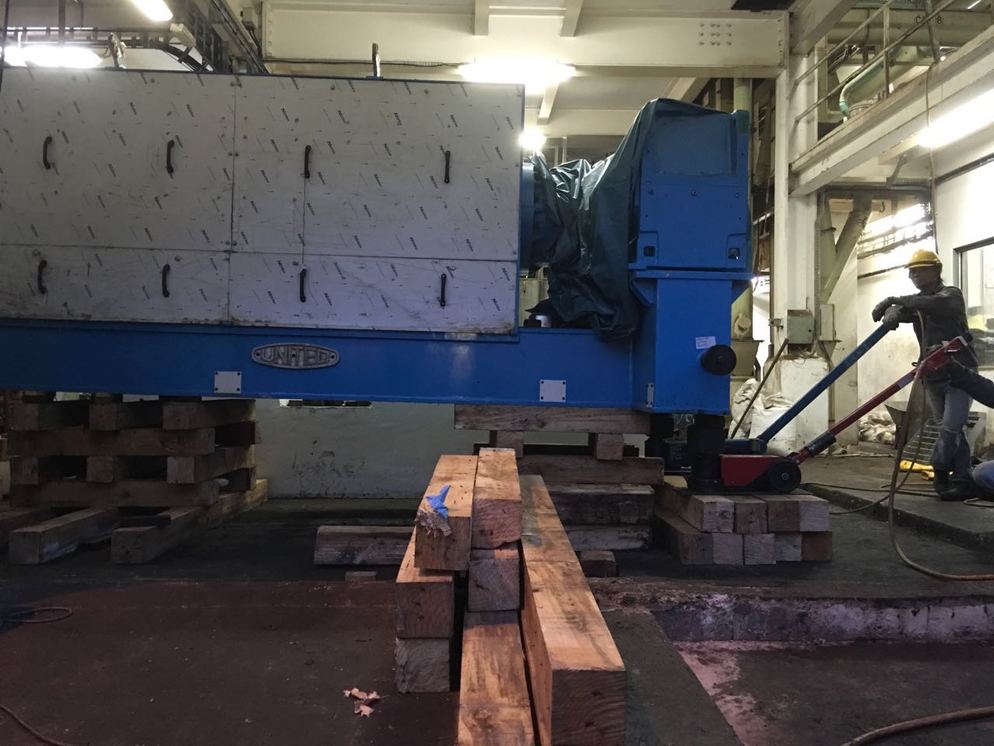 Manpower Moving, Jacking of 22 ton Machine in Control Room