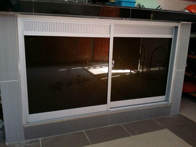 1670274 Cabinet with Sticker Glass 29