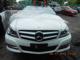 W204 FRONT CUT