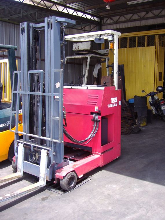 Nissan Reach Truck