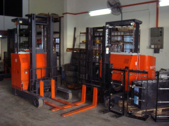 Toyota (Reach Truck)