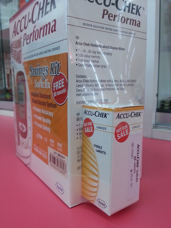 Accu-Chek Performa (side view)