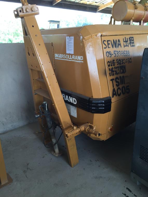 AIR COMPRESSOR 185PSI