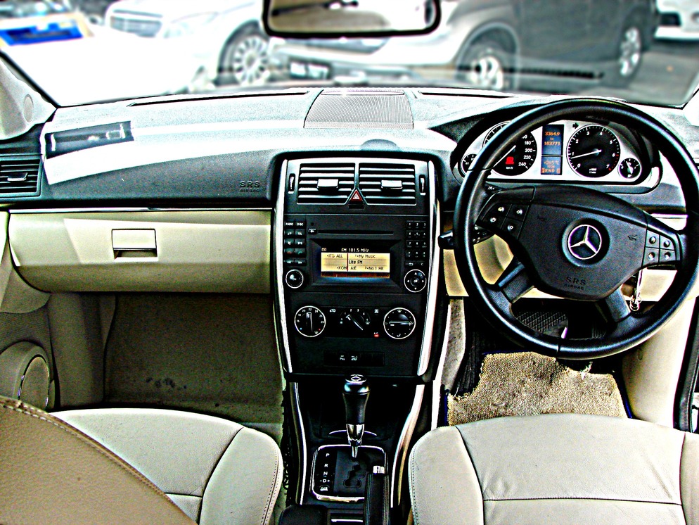 Mercedes Benz B180 (A) 2010