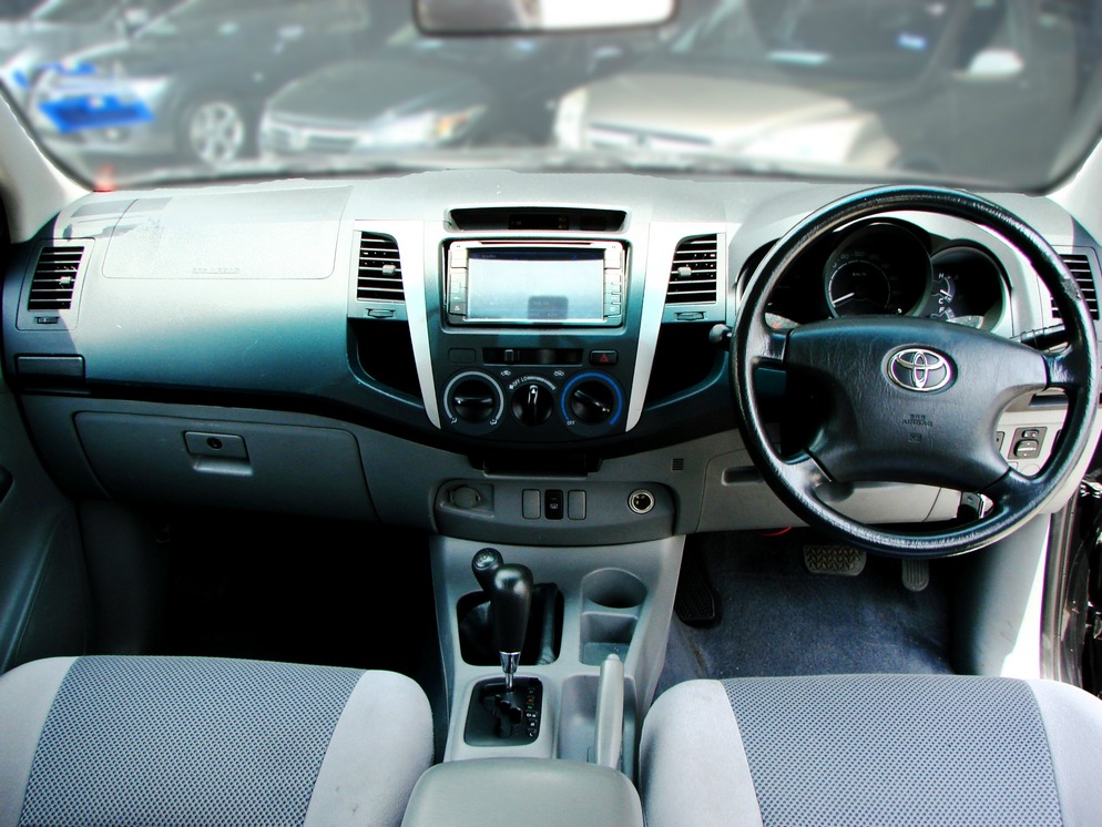 Toyota Hilux Double Cab 2.5 G (A) 2010