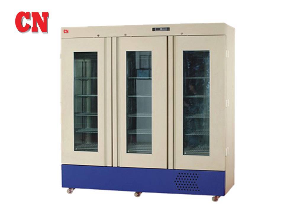 CN PHARMACEUTICAL THREE GLASS DOOR CHILLER