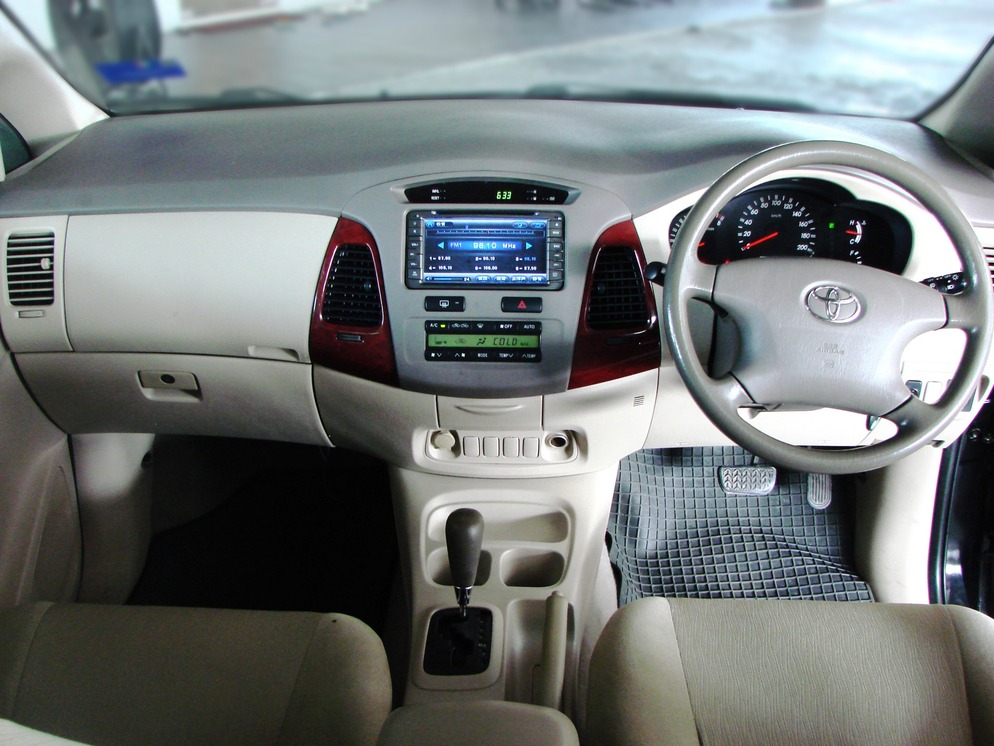 Toyota Innova 2.0 G (Auto)