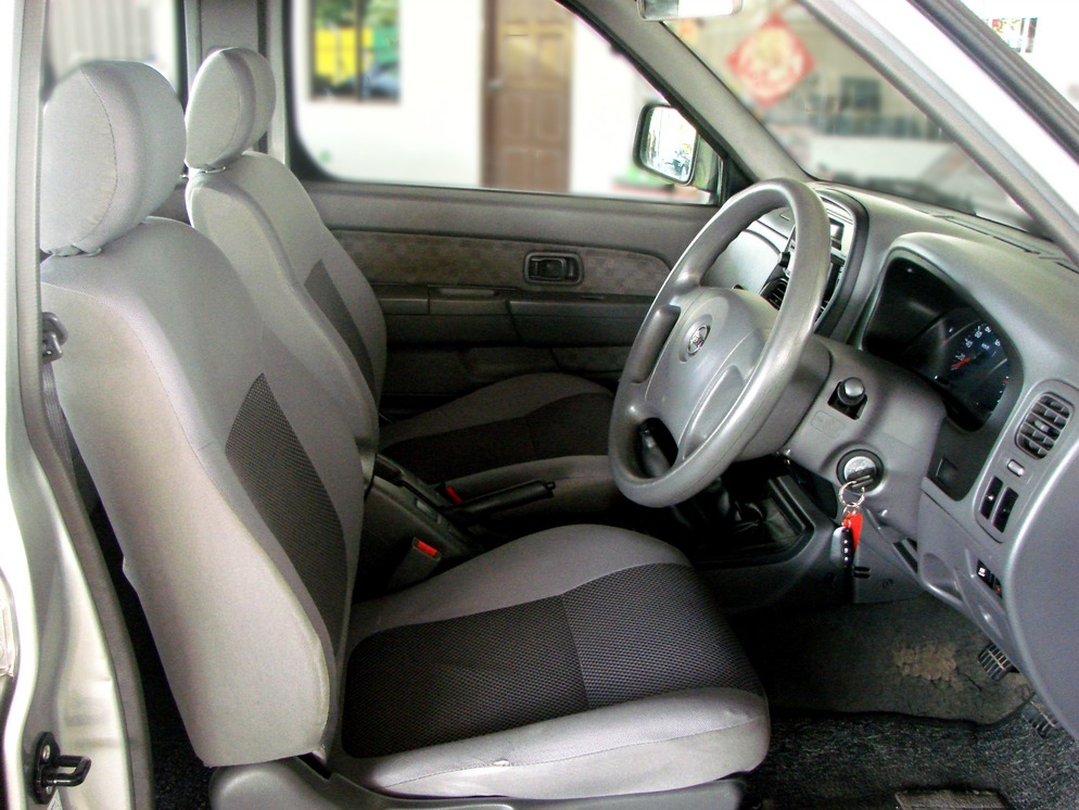 Nissan Frontier Pick up 4wd 2.5L 2009