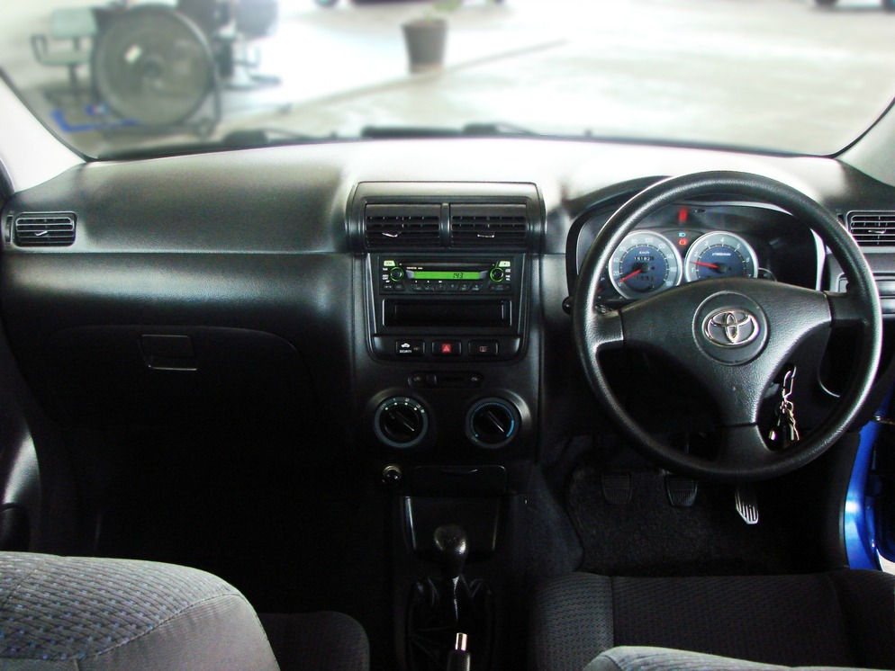 Toyota Avanza 1.3 (M) 2006