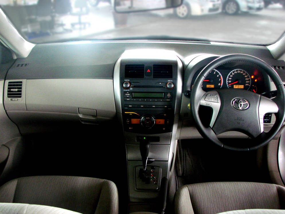 Toyota Corolla Altis 1.8 E (A) 2009