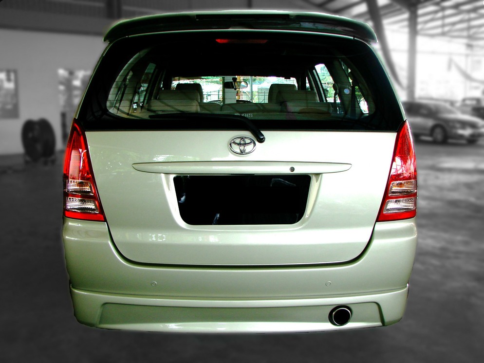 Toyota Innova 2.0 E (M) 2005