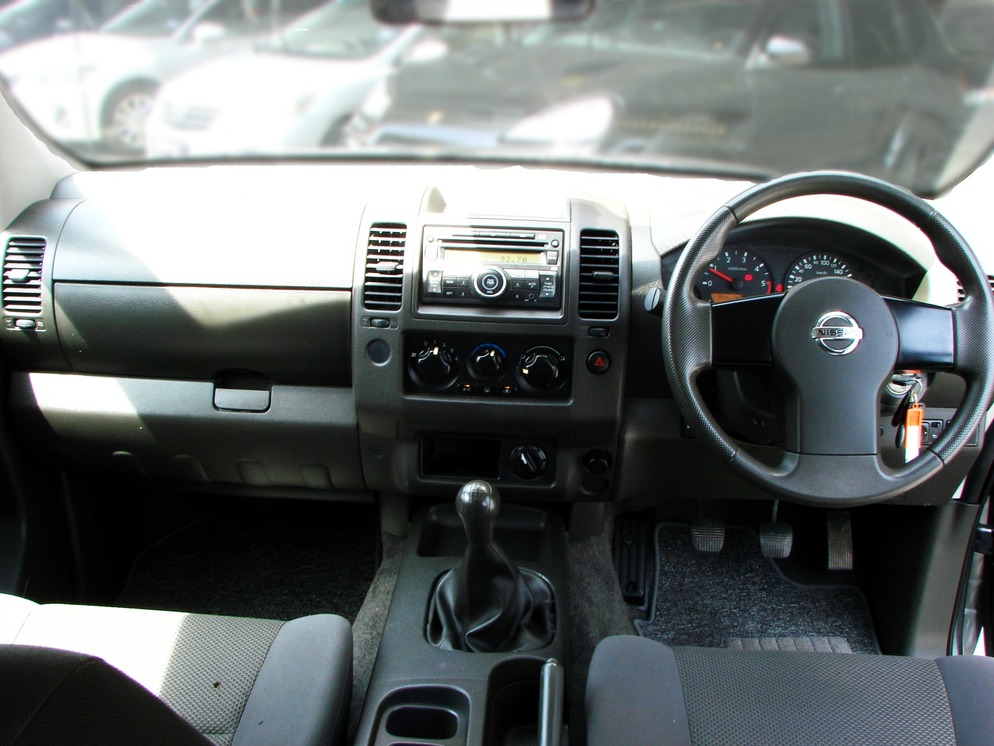 Nissan Navara 2.5 (M) Pickup Truck 2011