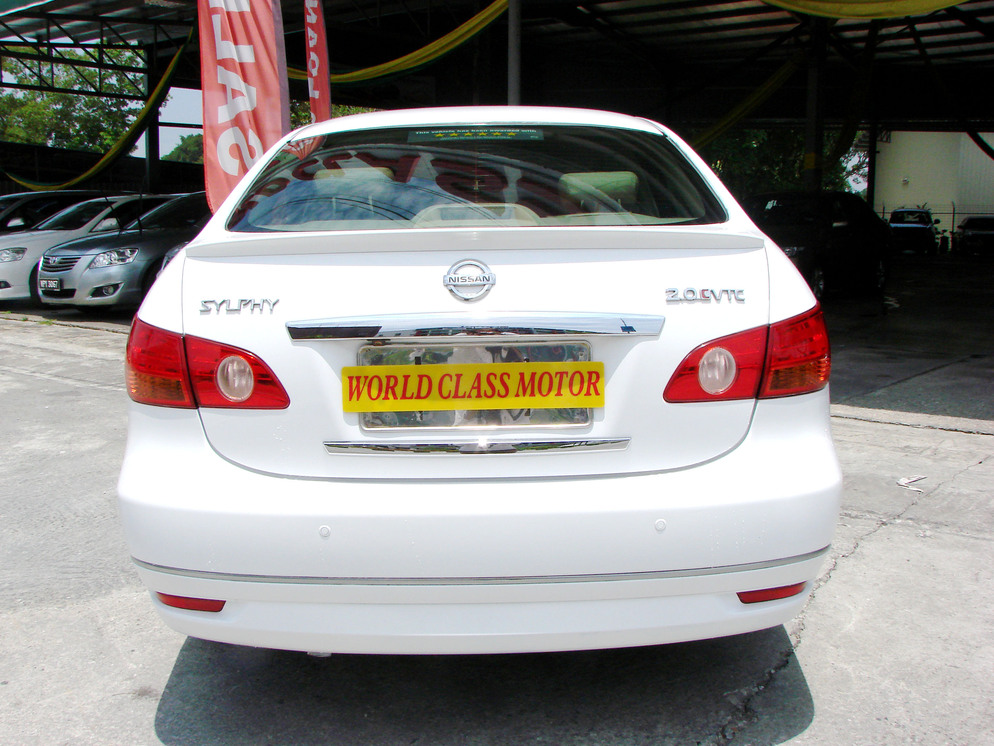 Nissan Sylphy 2.0 CVTC Fullspec 2011