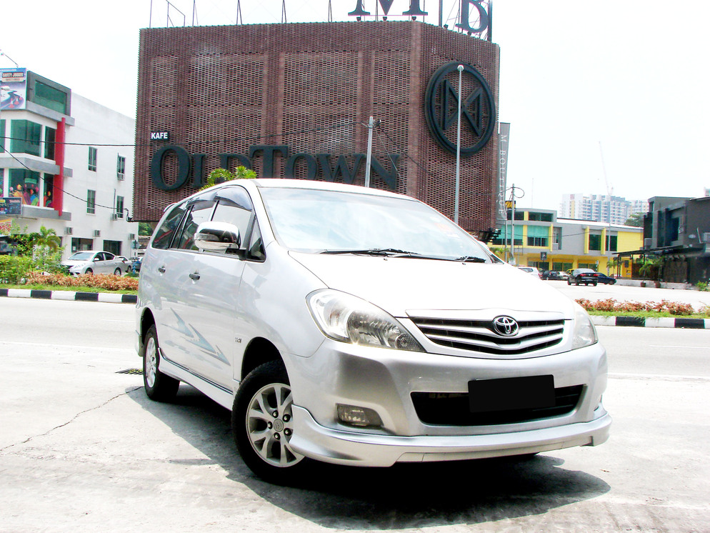 Toyota Innova 2.0 E (Manual) 2010