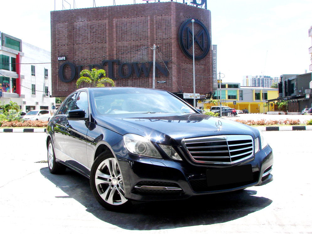 Mercedes Benz E200 Blue-Cy AVANTGARDE CGI (Both) 2011